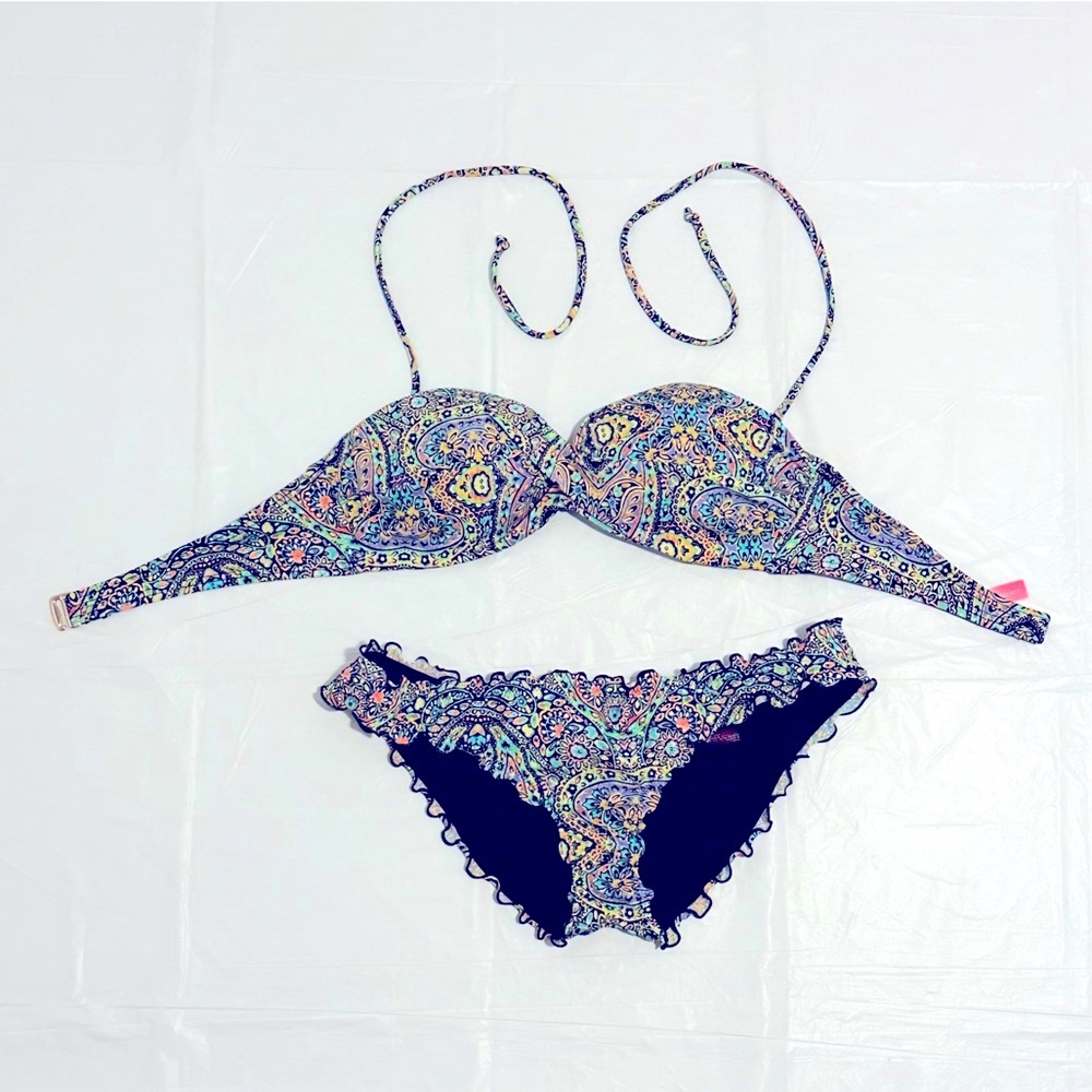 Victoria’s Secret bikini set